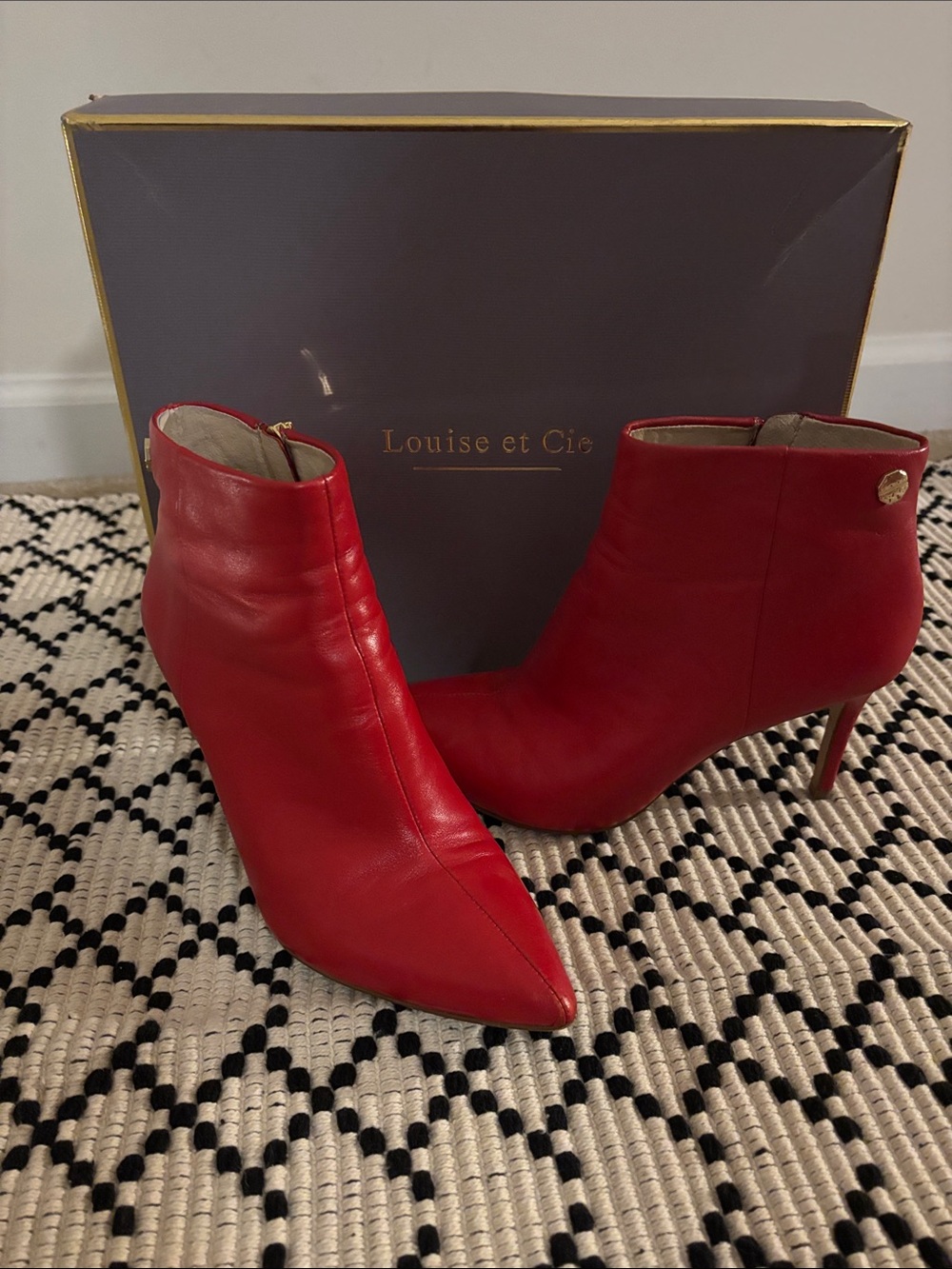 Louise et Cie Red Leather Pointed Toe Stiletto Ankle Booties